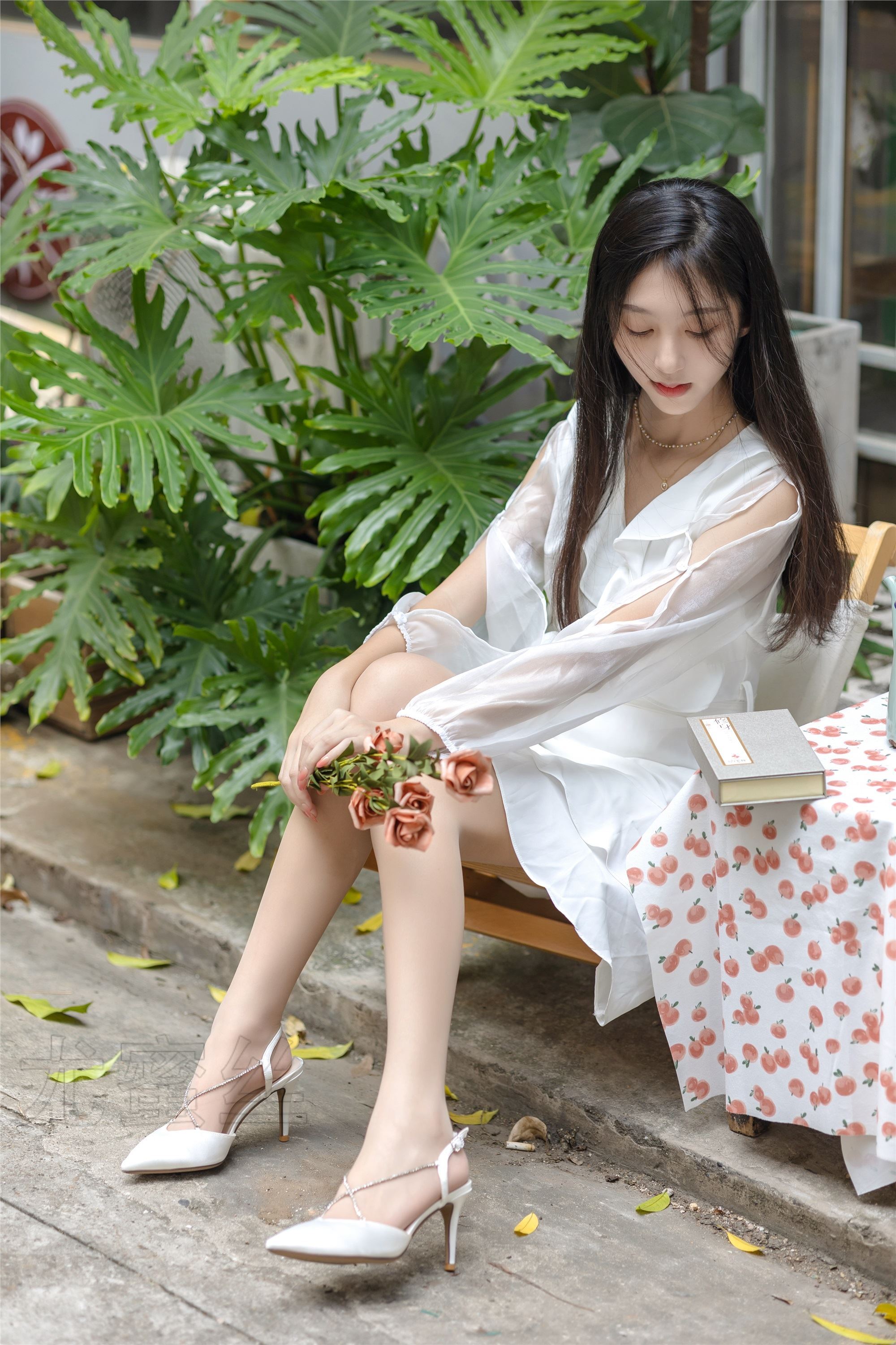 尤蜜丝 穿搭写真 NO.060